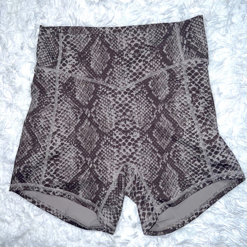 Balance Athletica ascend shorts